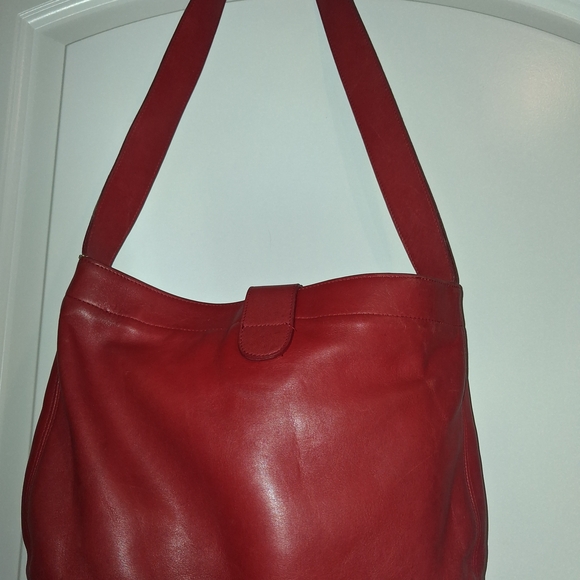 Coach Red Leather Shoulder Bag with Gold Buckle - Picture 3 of 10